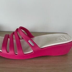Crocs Rhonda Hot Pink wedge Sandals 10